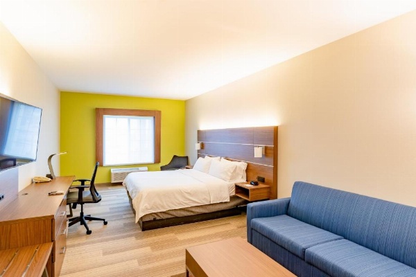 Holiday Inn Express Hereford image 13